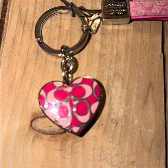 Coach Pink Heart Locket Keychain Signature C Wristlet Bag Charm Y2K - Picture 5 of 8